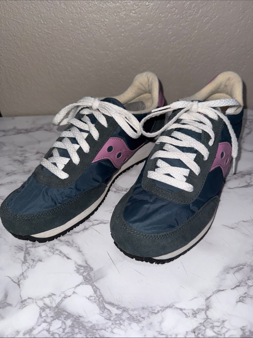 Saucony Jazz Low Top Sneakers size 9 Pink Blue Black